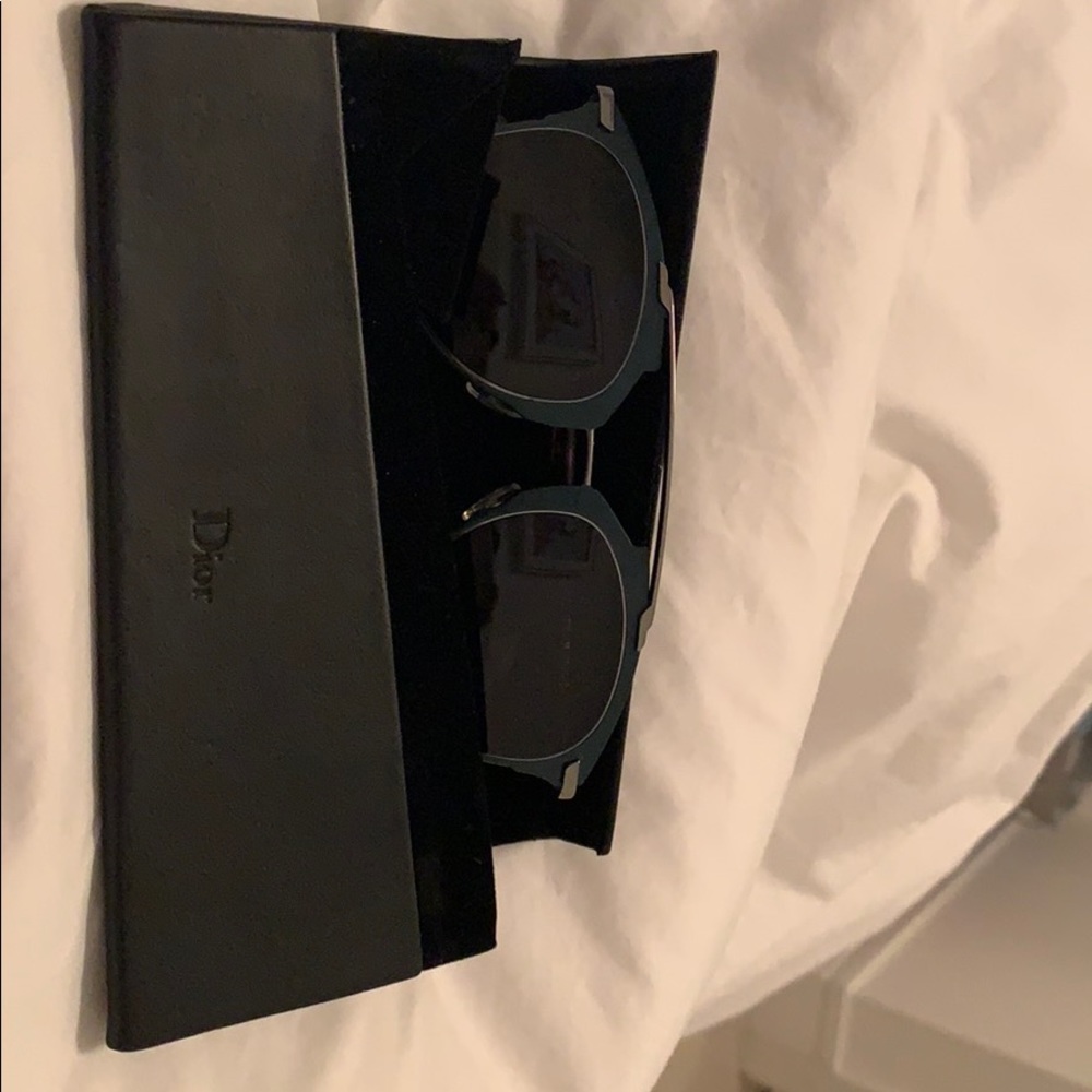 Sunglasses - Picture 3 of 3